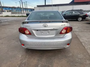 Toyota Corolla 2011 Silver