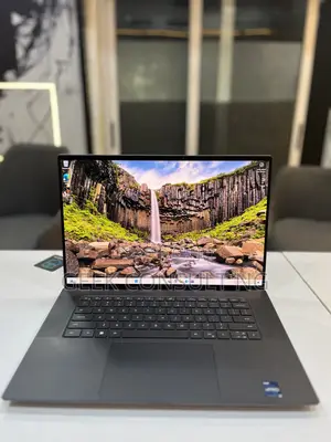 Laptop Dell Precision 5680 32GB Intel Core i7 SSD 1T