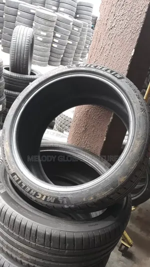 275/35r20 and 285/35r20 Michelin Run Flat