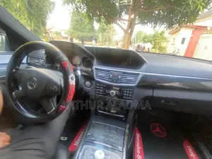 Mercedes-Benz E350 Base 4Matic Sedan AWD (3.5L 6cyl 7A) 2010 Gray
