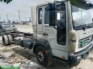 Tokunbo Volvo Fl220 2009 White