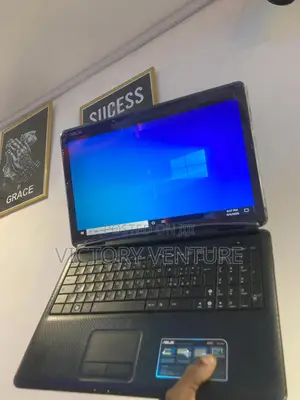 Laptop Asus K50C 3GB Intel Celeron HDD 72GB