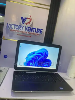 Laptop Dell Latitude E5520 4GB Intel Core i5 HDD 250GB