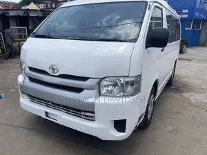 Toyota HiAce 2010 White