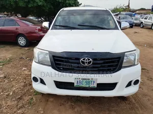 Toyota Hilux 2018 White