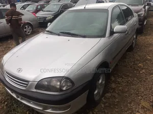 Toyota Avensis 2004 Silver
