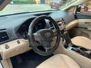 Toyota Venza 2009 White