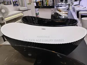 White and Black Bathtub for Modern Bathroom