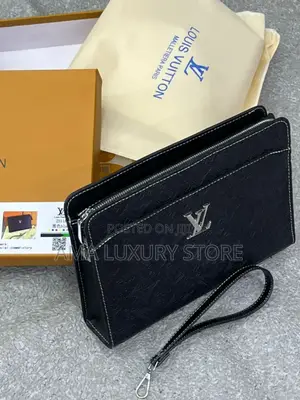 Louis Vuitton Genuine Leather Men's Clutch Purse