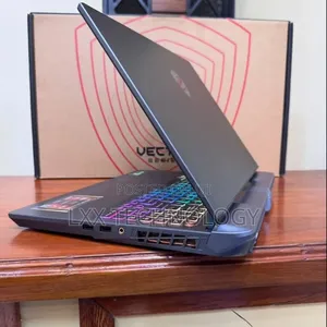 New Laptop MSI Vector 16 HX AI A2XWIG 16GB Intel Core Ultra 9 SSD 1T