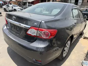 Toyota Corolla LE 4dr Sedan (1.8L 4cyl 4A) 2013 Gray