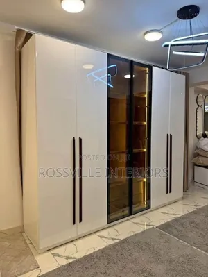 Classic Wardrobe – Neat Interior Smooth Finishing