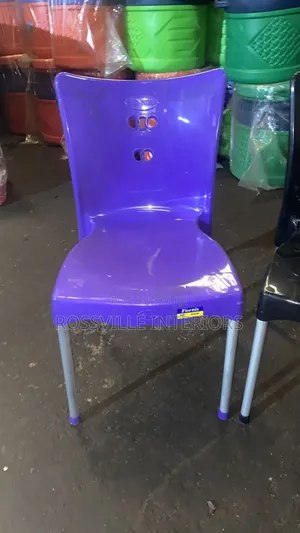 Armless Sturdy Plastic Chairs With Aluminium Legs – Ideal for Dining