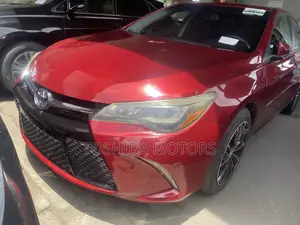 Toyota Camry XLE V6 4dr Sedan (3.6L 6cyl 6A) 2016 Red