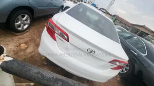 Toyota Camry L 4dr Sedan (2.5L 4cyl 6A) 2014 White