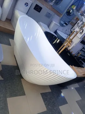 Unique White Line Acrylic Bathtub