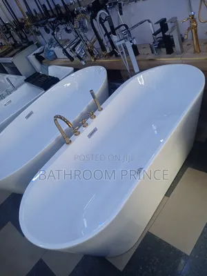 Luxury White Acrylic Bathtub With Gold Mixer Tap