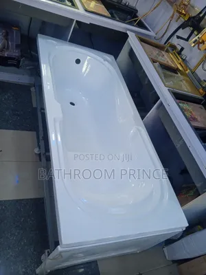 White Panel Fibre Bathtub