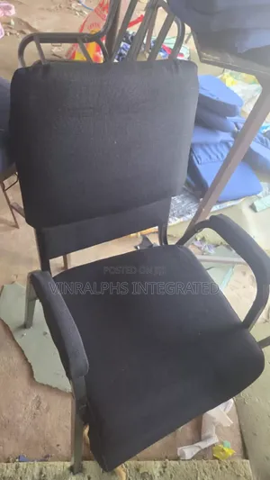 Plain Black Office Chair With Black Frame F