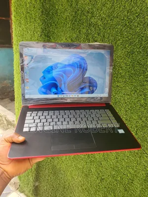 Laptop HP 14-ep0063 4GB Intel Core i3 SSD 128GB