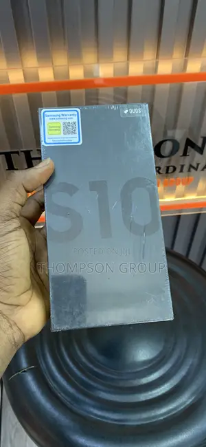 New Samsung Galaxy S10 128 GB