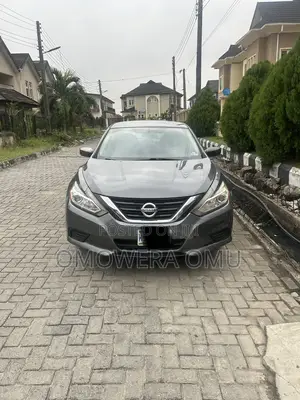 Nissan Altima 2.5 2017 Brown