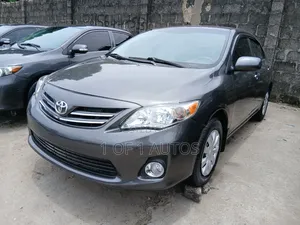 Toyota Corolla LE 4dr Sedan (1.8L 4cyl 4A) 2010 Gray