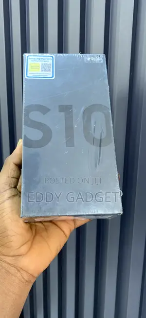 New Samsung Galaxy S10 128 GB
