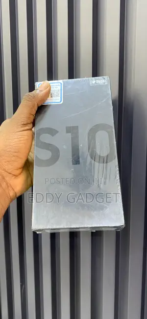 New Samsung Galaxy S10 128 GB