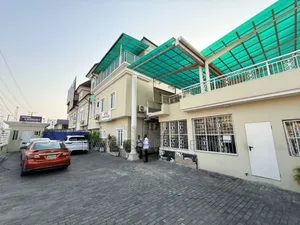 Executive 16 Room's Hotel for Lessing