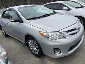 Toyota Corolla LE 4dr Sedan (1.8L 4cyl 4A) 2013 Silver