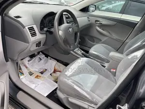 Toyota Corolla LE 4dr Sedan (1.8L 4cyl 4A) 2010 Gray