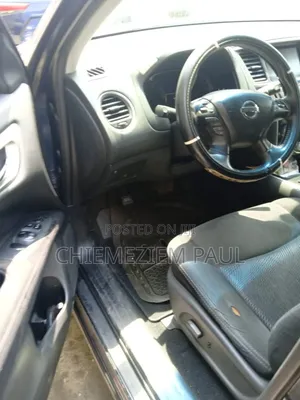 Nissan Pathfinder SV 2012 Blue