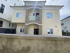 5bdrm Duplex in Chevron for sale