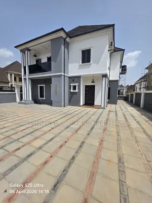 4bdrm Duplex in Sumit Estate, Back, Lugbe District for sale