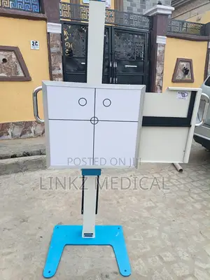 Bulky Chest Stand