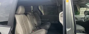 Toyota Sienna XLE 8 Passenger 2012 Green