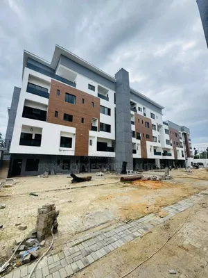3bdrm Block of Flats in Ikeja Gra for sale