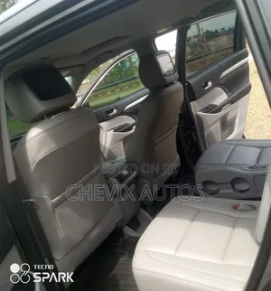 Toyota Highlander XLE 4x4 V6 (3.5L 6cyl 8A) 2018 Gray