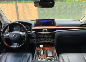 Lexus LX 570 AWD 2018 Gold