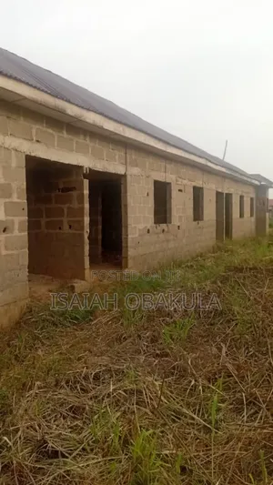 5bdrm House in Obafemi-Owode for sale