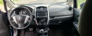 Nissan Versa 1.6 SV 2018.5 2018 Blue