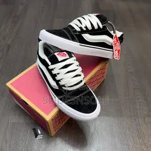 Retro Chunky Streetwear Vans Knu Skool Sneakers