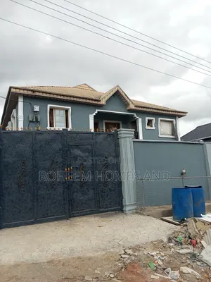 3bdrm Block of Flats in Secured Estate, Ipaja / Ipaja for sale