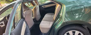 Toyota Corolla LE Premium 4dr Sedan (1.8L 4cyl CVT) 2015 Green