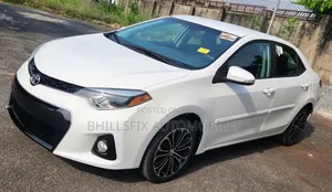 Toyota Corolla S 4dr Sedan (1.8L 4cyl CVT) 2016 White