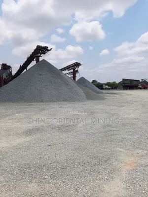 Oriental Iron Black Chipping and Granite