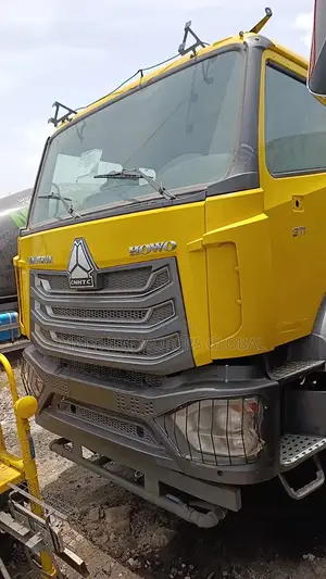 Clean Foreign Used Howo Diesel Tanker 20,000 Liters