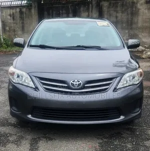 Toyota Corolla LE 4dr Sedan (1.8L 4cyl 4A) 2013 Gray