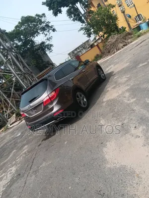 Hyundai Santa Fe Limited 4dr SUV AWD (3.3L 6cyl 6A) 2015 Brown